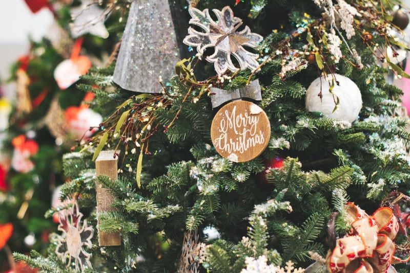 The best places to buy fake Christmas trees
