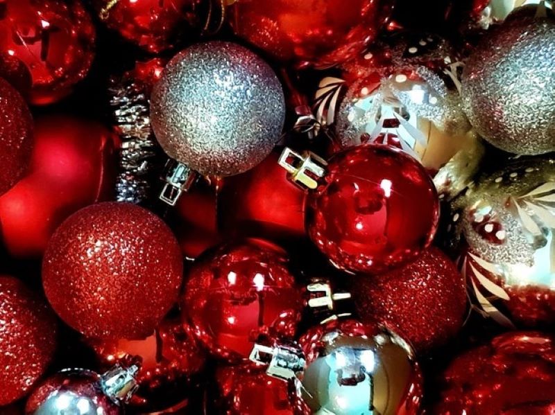 Deck the Halls with Eco-Friendly Alternatives: Sustainable Christmas Celebration Ideas