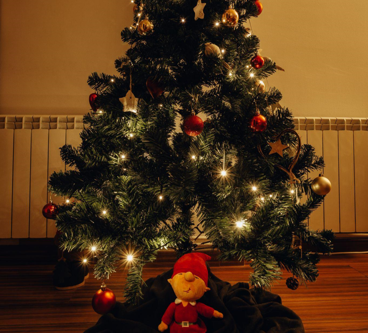 How to Choose the Best Artificial Christmas Tree for Your Home